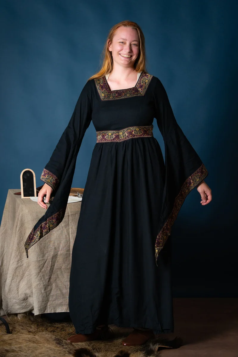 Bliaut Eleonora, zwart
