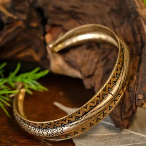 10e eeuwse Rusvik armband, brons