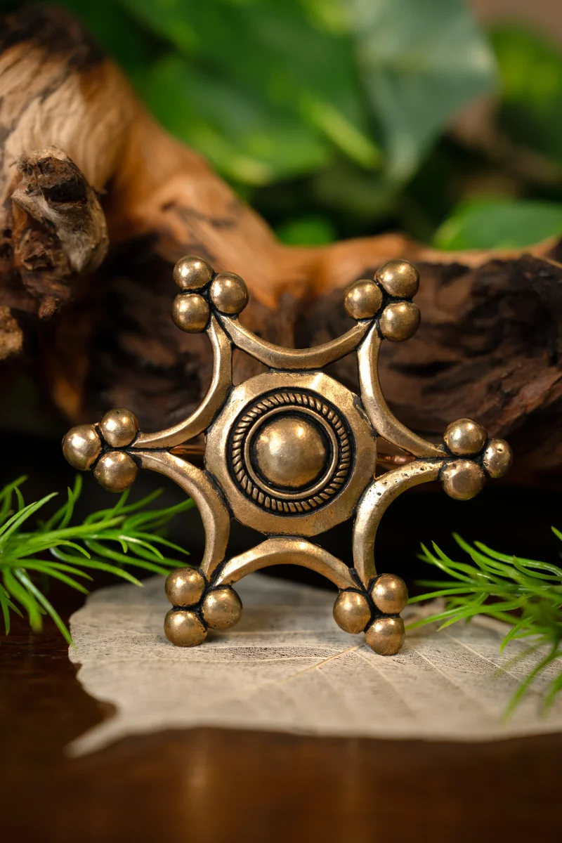 Broche Uta zu Naumburg, brons - Image 2