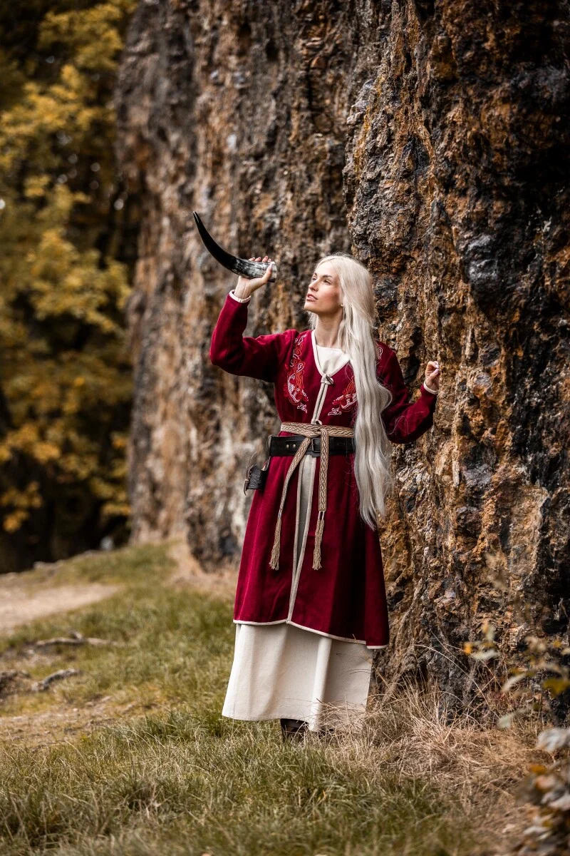 Viking kaftan Skadi, wolmix, rood - Image 3