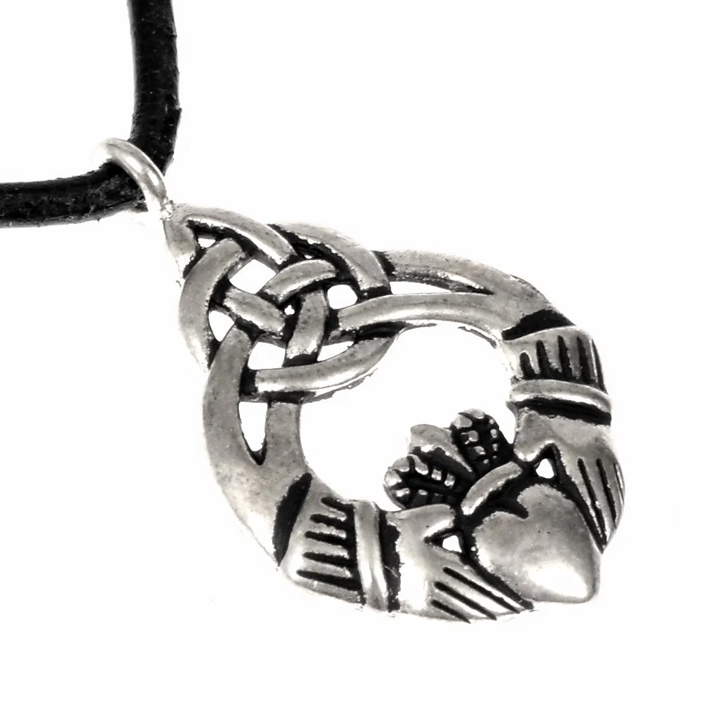 Claddagh-hanger, 17e eeuw, brons - Image 3