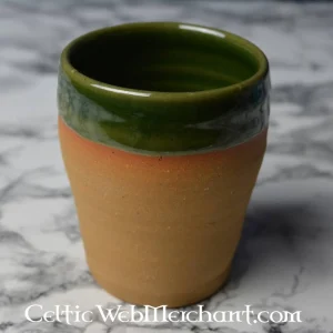 16de eeuwse beker (greenware)