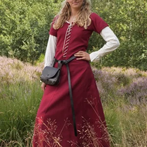 Cotehardie Odilia, bordeauxrood