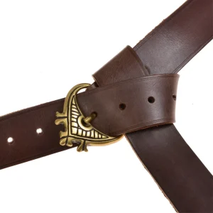 Brede middeleeuwse riem met riemtong en beslag, 12e eeuw, bruin leer, messing